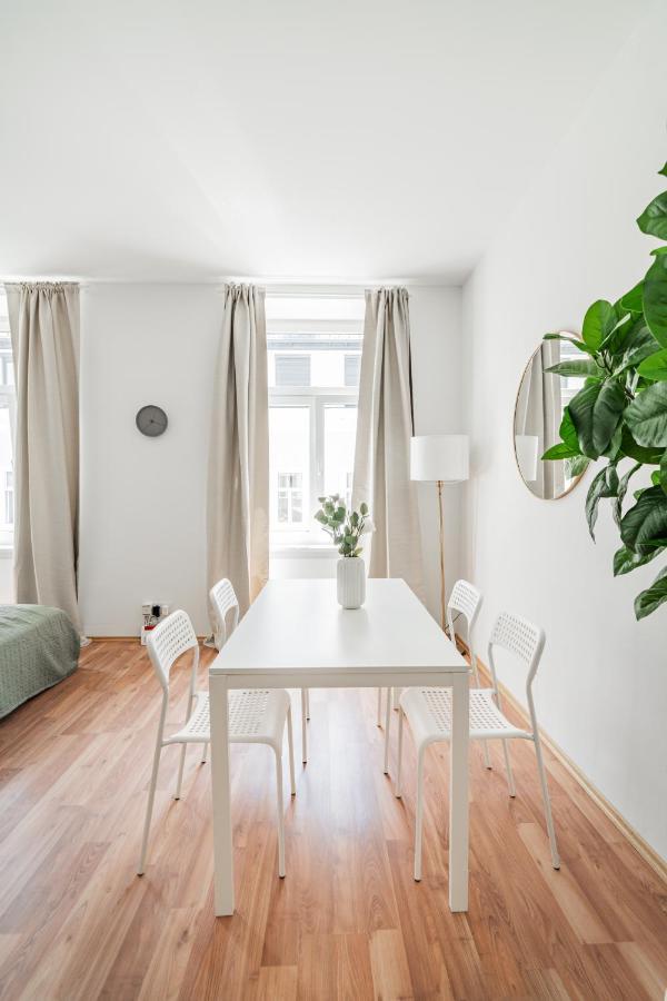 Central Appartment Vienna Esterno foto